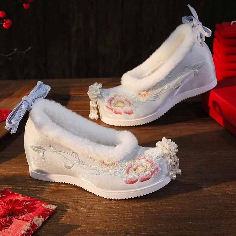 Winter Cloth - Women`s Plus Size 41# Hanfu Embroidered